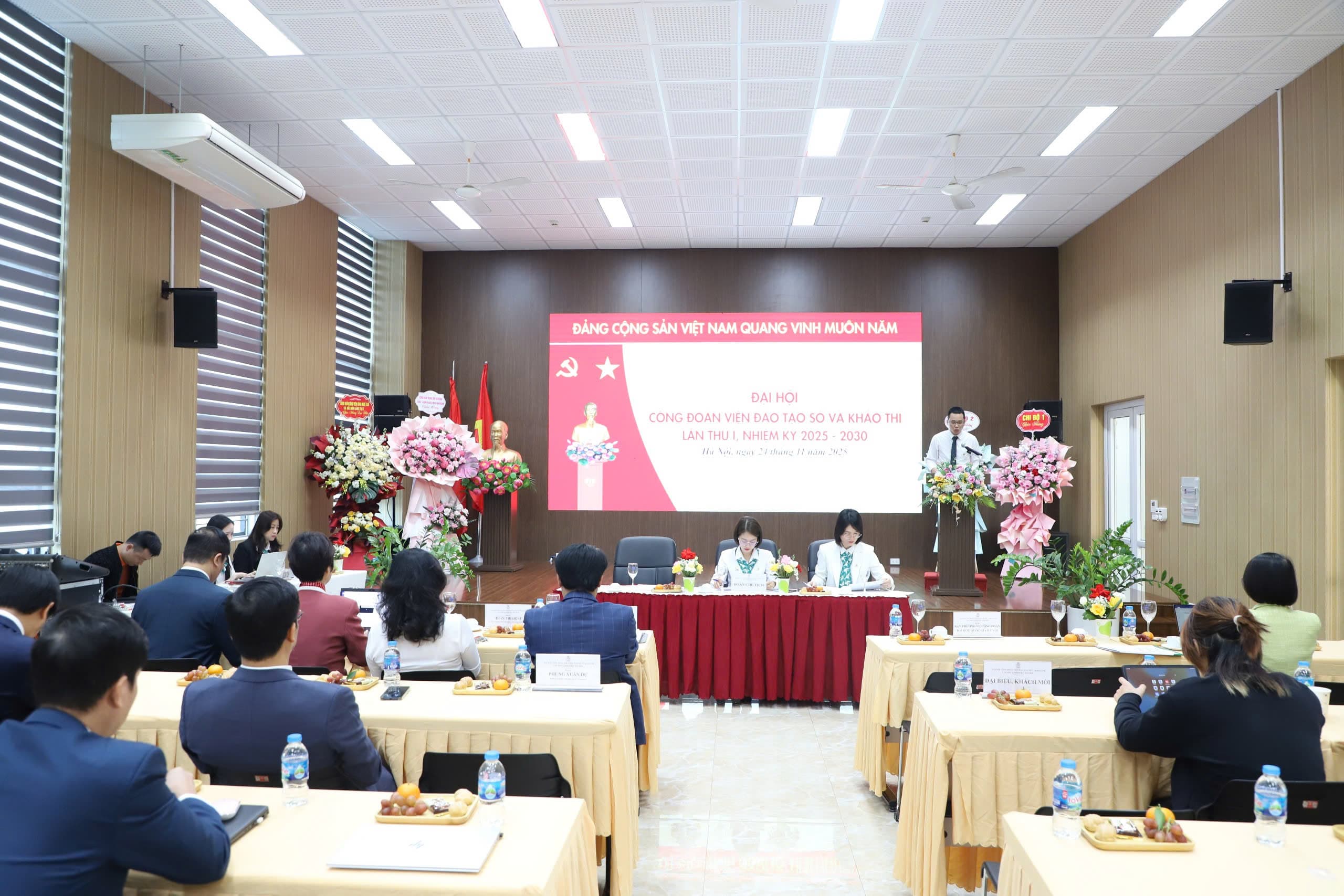 Anh Trị phát biểu