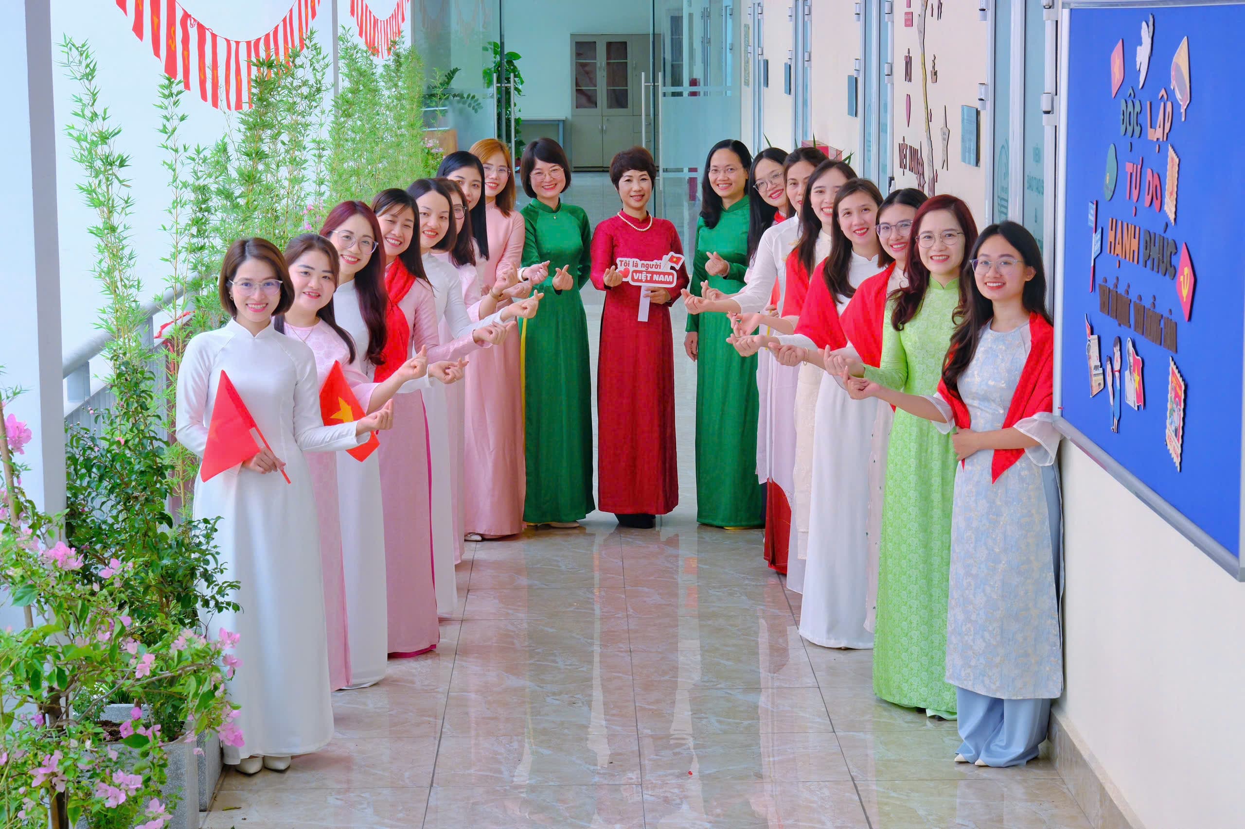 CHÚC MỪNG NGÀY PHỤ NỮ VIỆT NAM 2010