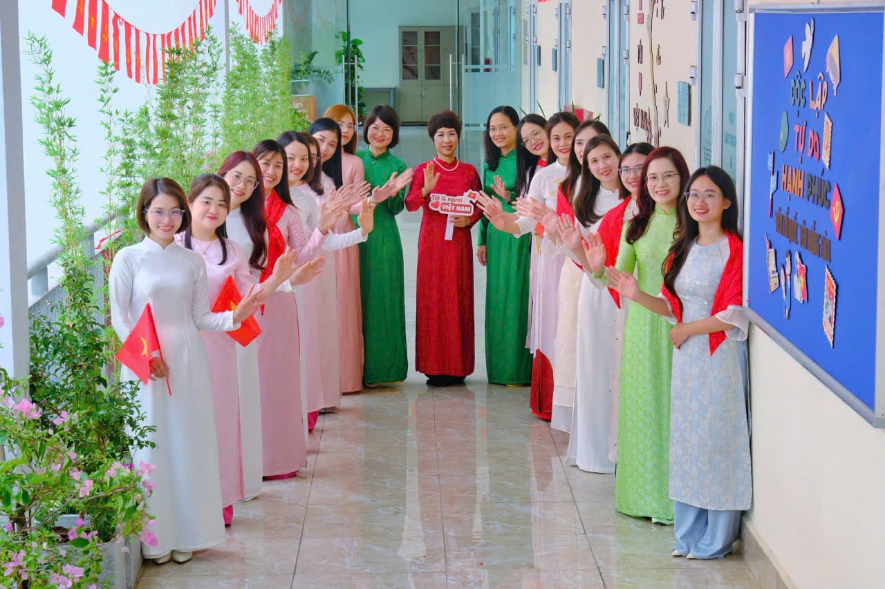 CHÚC MỪNG NGÀY PHỤ NỮ VIỆT NAM 2010