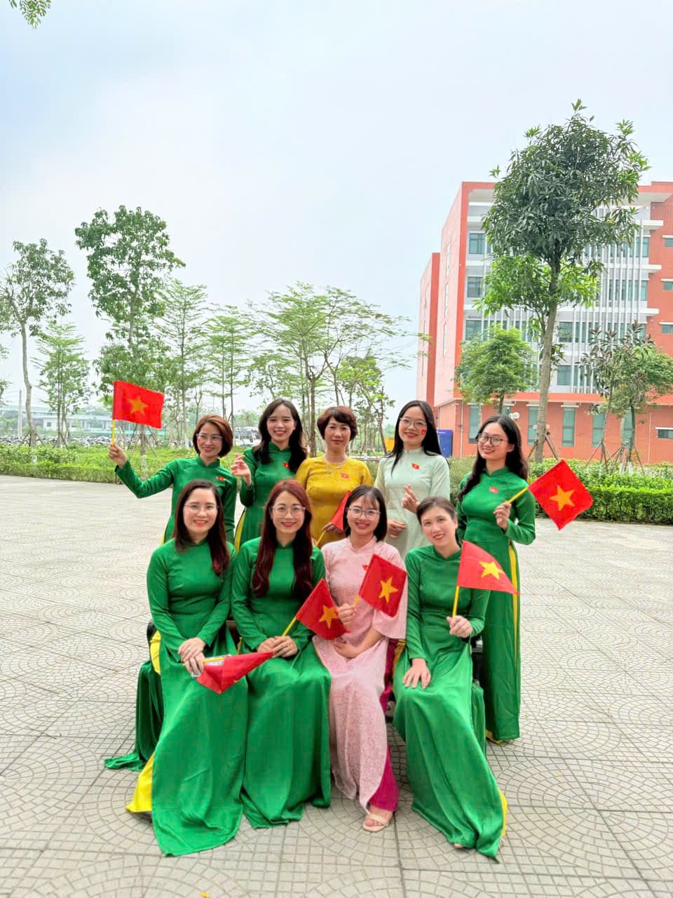 CHÚC MỪNG NGÀY PHỤ NỮ VIỆT NAM 2010